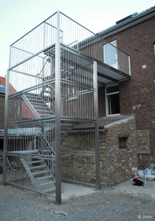 Trap Industri�le Look - Inox buitentrap met terras